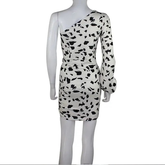 🔥HP🔥Elegant one shoulder print dress.🔥 - Picture 6 of 6